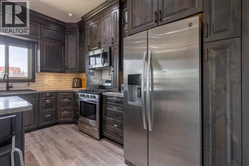 Photo 9 of 14 Westview Place, Taber AB