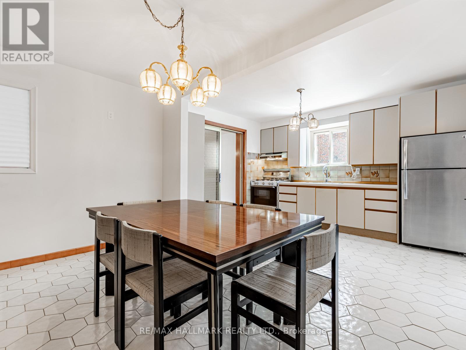 Photo 39 of 31 Woodenhill Court, Toronto ON