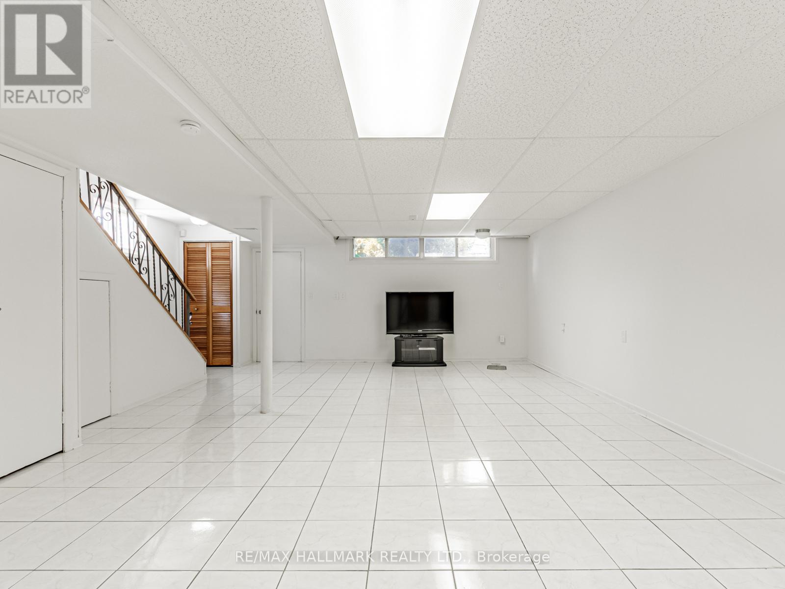 Photo 37 of 31 Woodenhill Court, Toronto ON