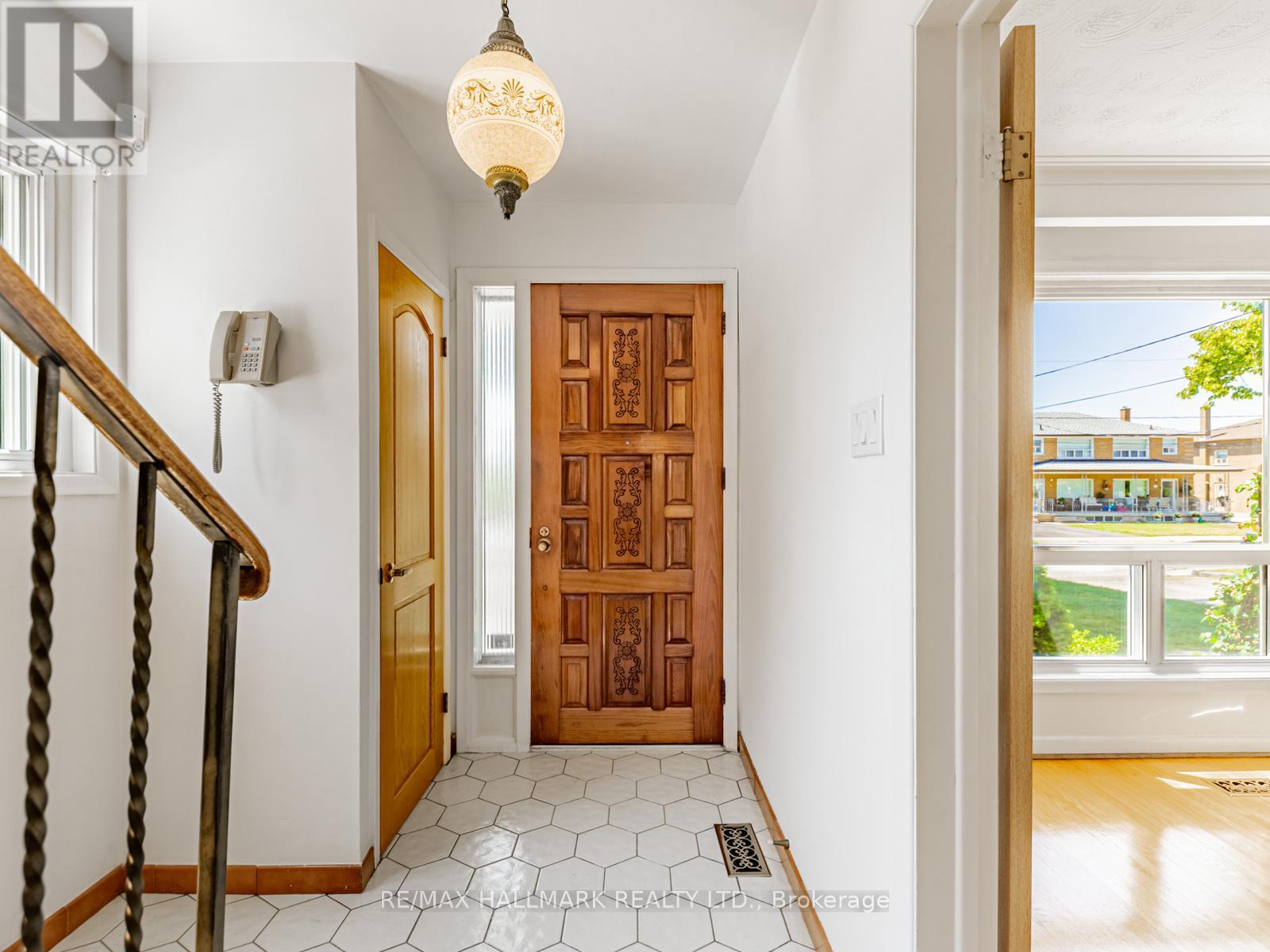 Photo 46 of 31 Woodenhill Court, Toronto ON