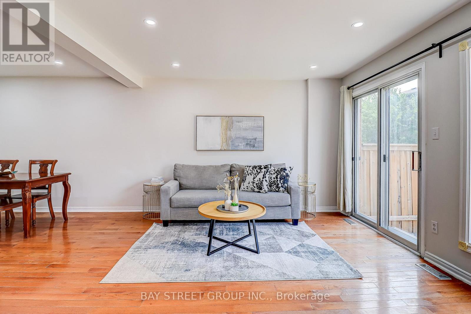 Photo 5 of 679 Constellation Drive, Mississauga ON