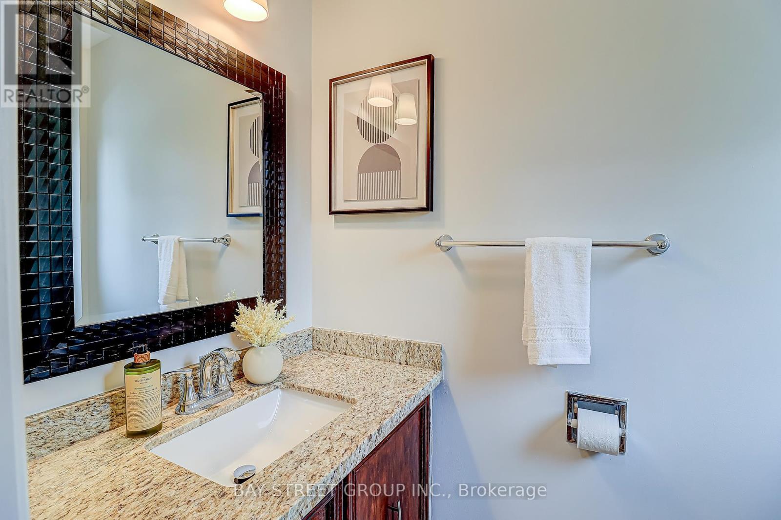 Photo 10 of 679 Constellation Drive, Mississauga ON