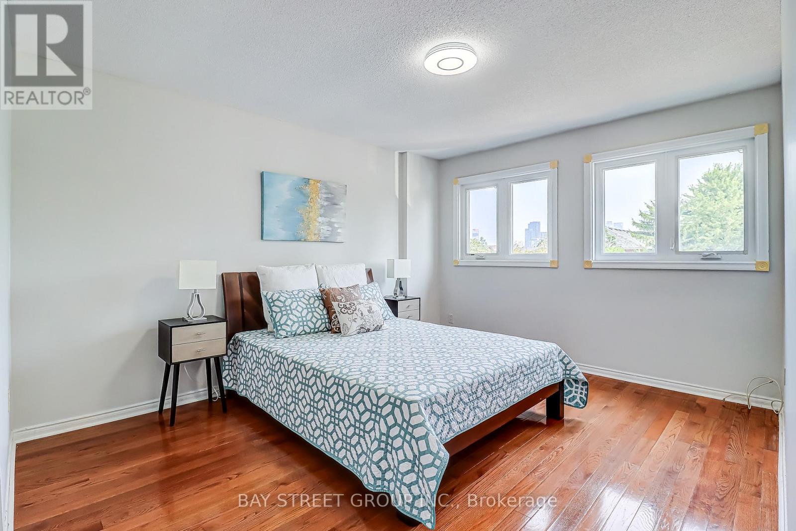 Photo 13 of 679 Constellation Drive, Mississauga ON