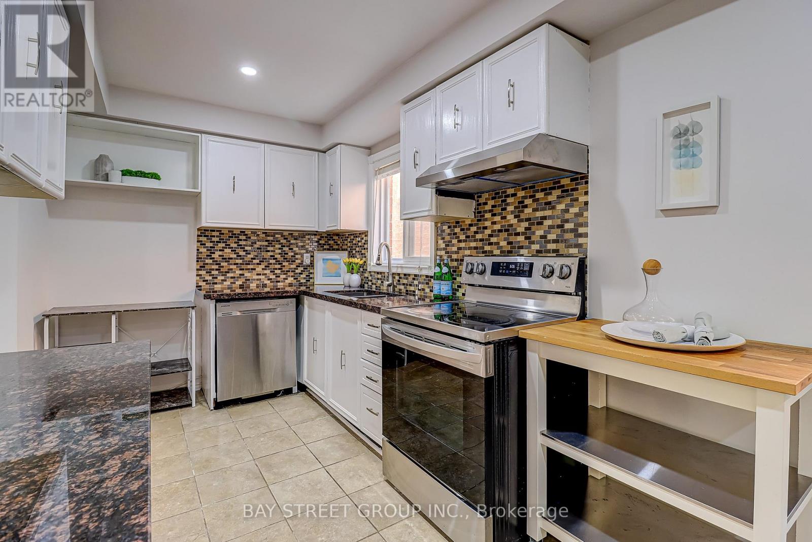 Photo 28 of 679 Constellation Drive, Mississauga ON