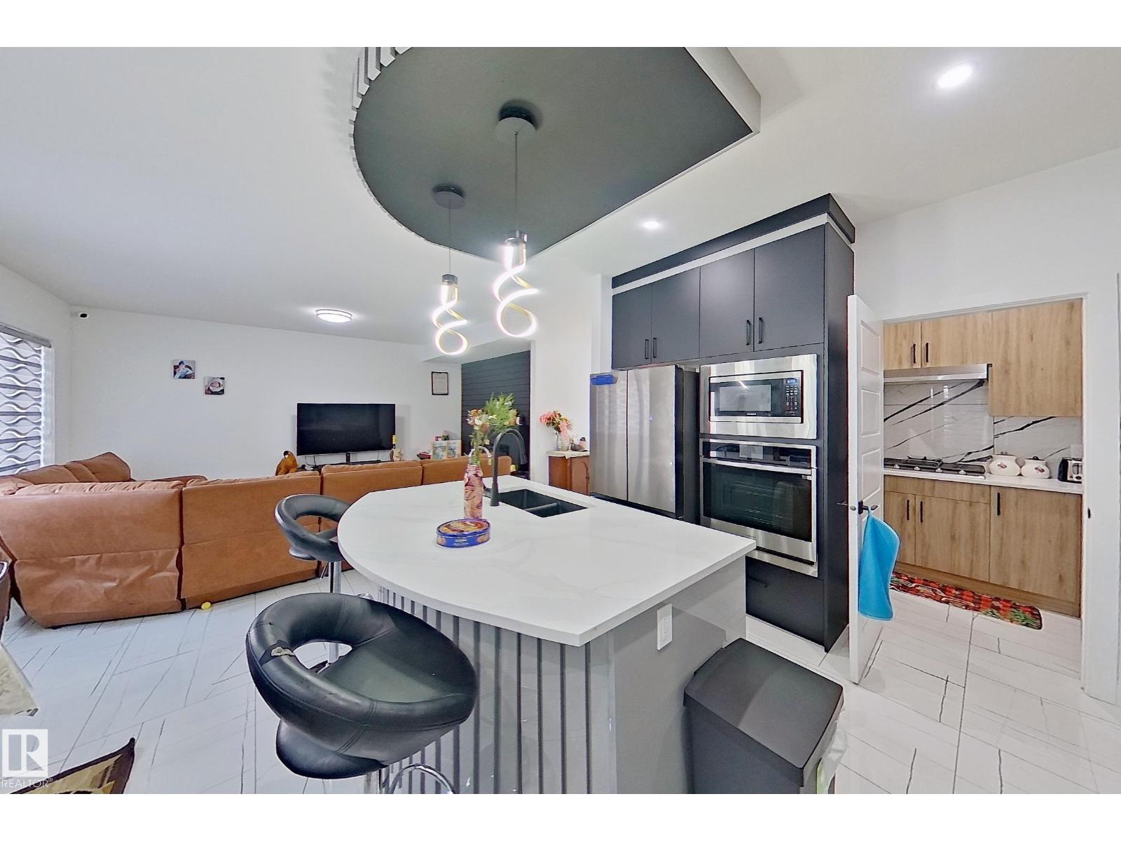 Photo 11 of 2538 14 A Nw, Edmonton AB