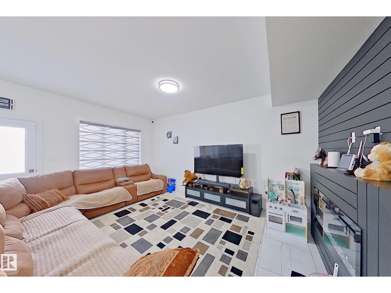 Photo 8 of 2538 14 A Nw, Edmonton AB