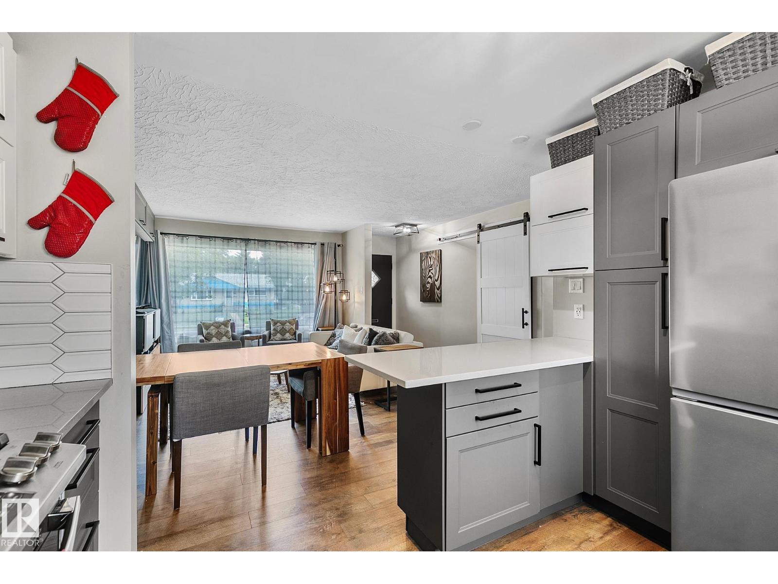 Photo 15 of 7531 76 Av Nw, Edmonton AB