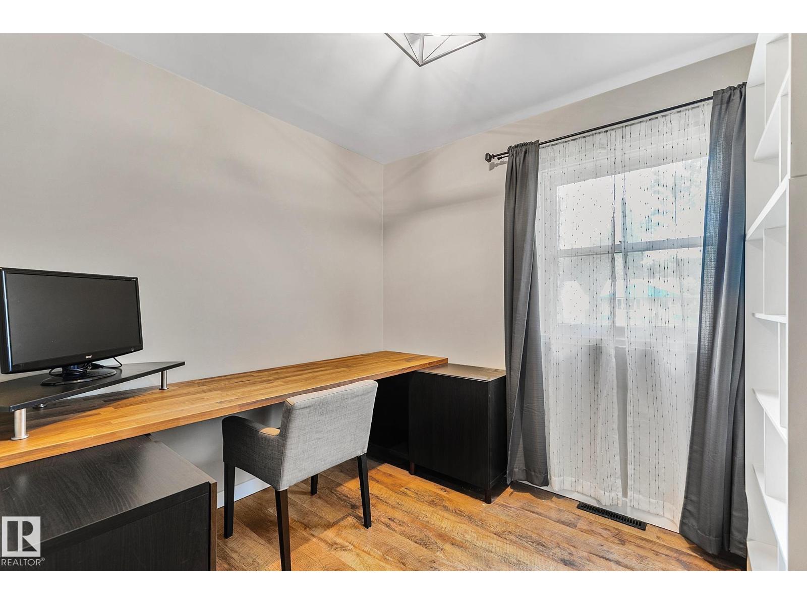 Photo 12 of 7531 76 Av Nw, Edmonton AB