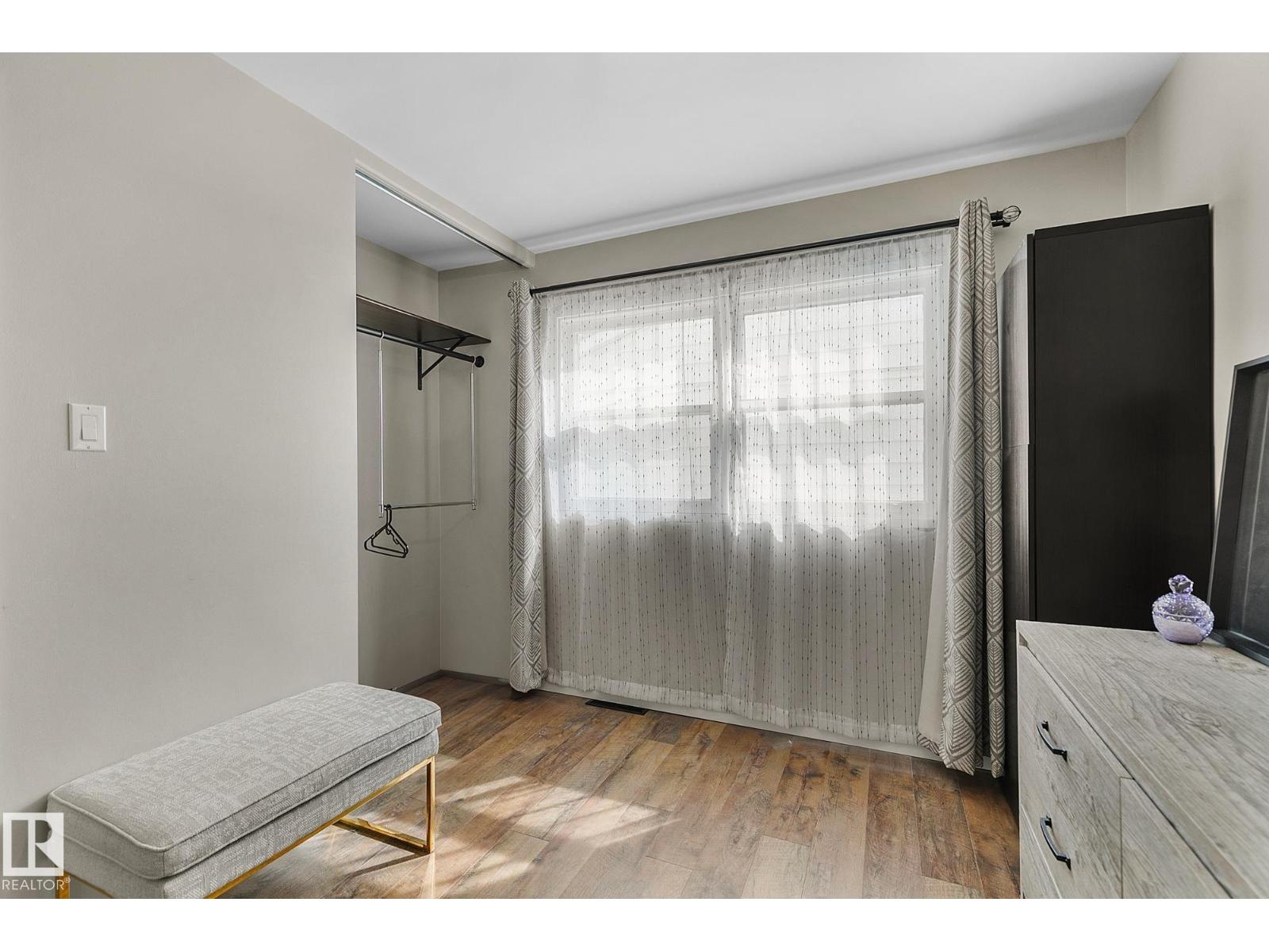 Photo 5 of 7531 76 Av Nw, Edmonton AB