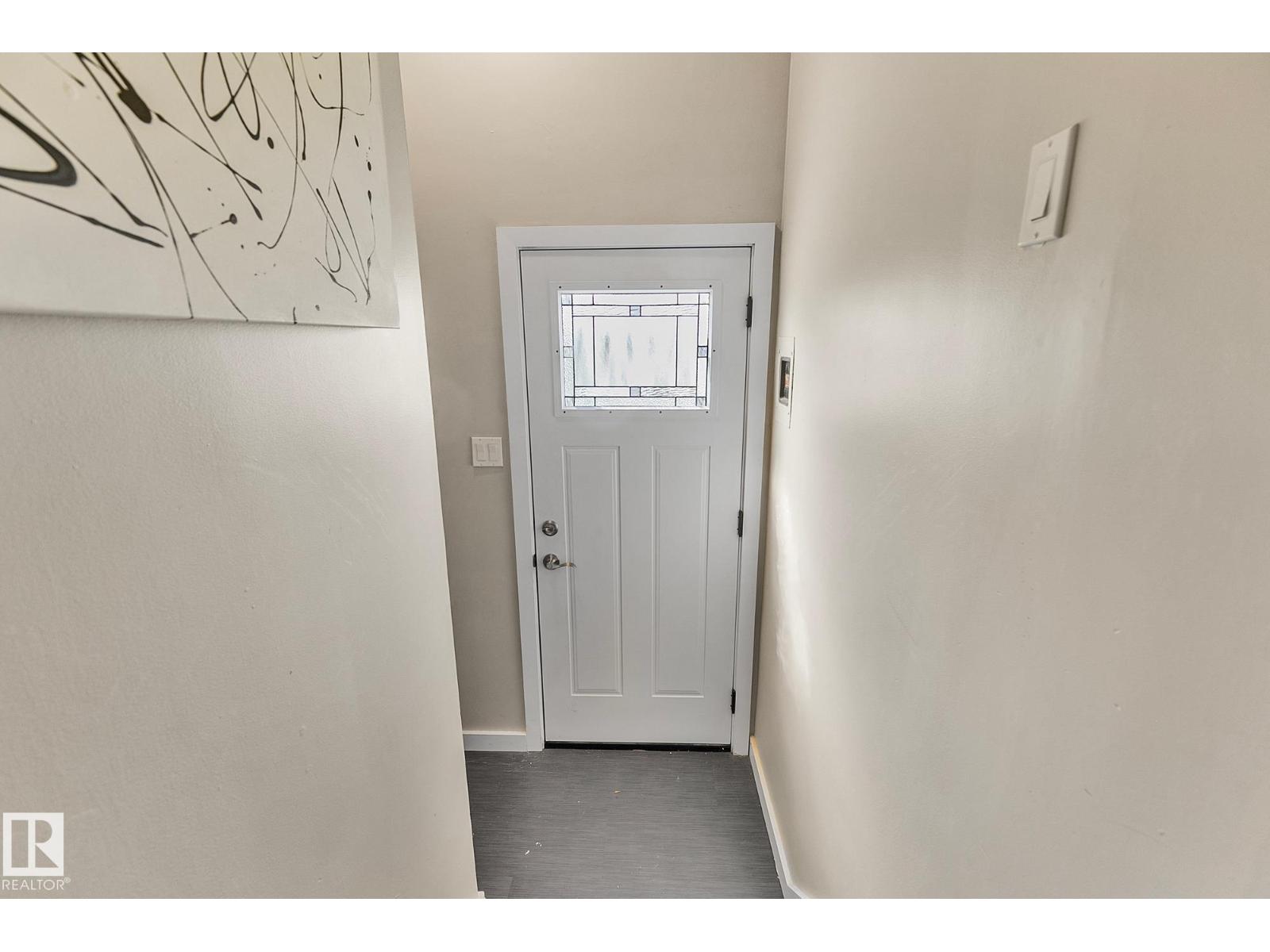 Photo 9 of 7531 76 Av Nw, Edmonton AB
