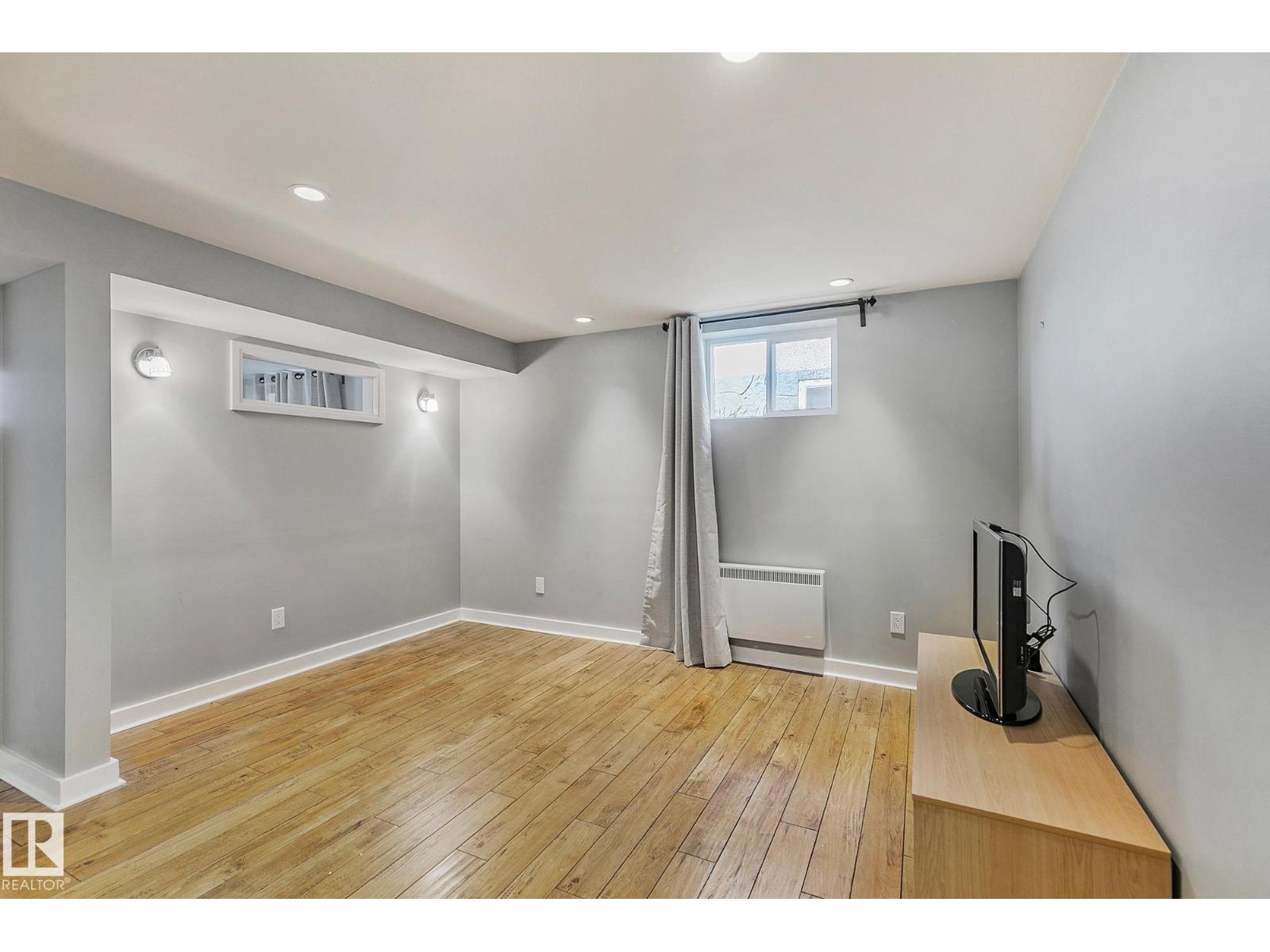 Photo 1 of 7531 76 Av Nw, Edmonton AB
