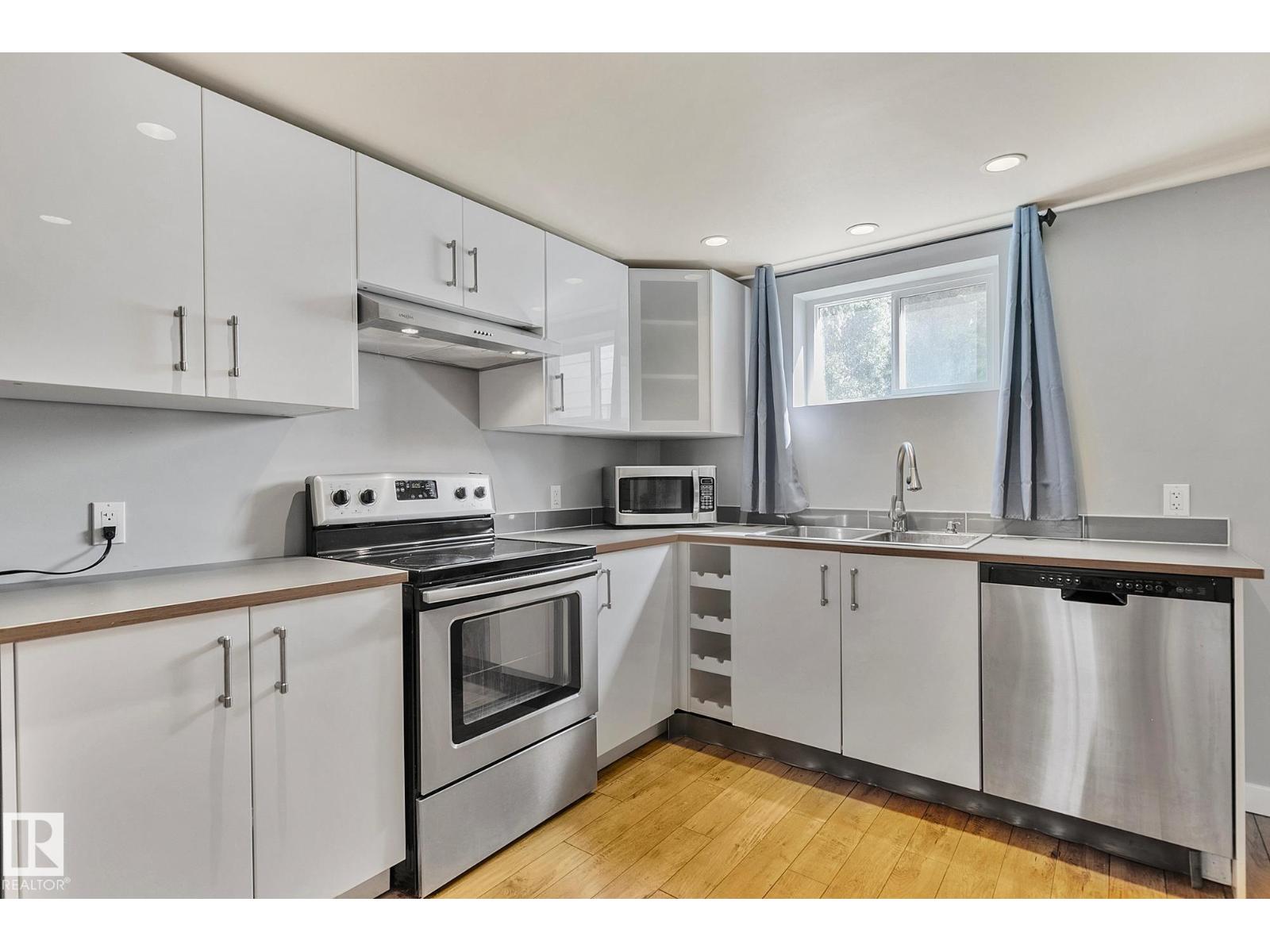 Photo 38 of 7531 76 Av Nw, Edmonton AB