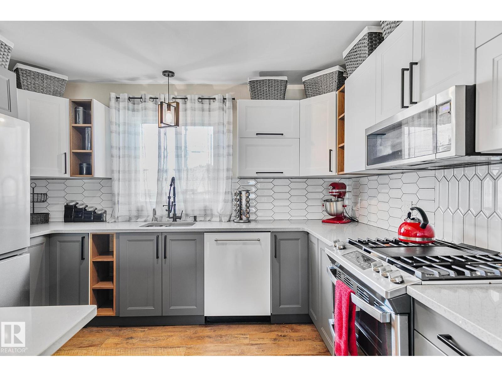 Photo 17 of 7531 76 Av Nw, Edmonton AB