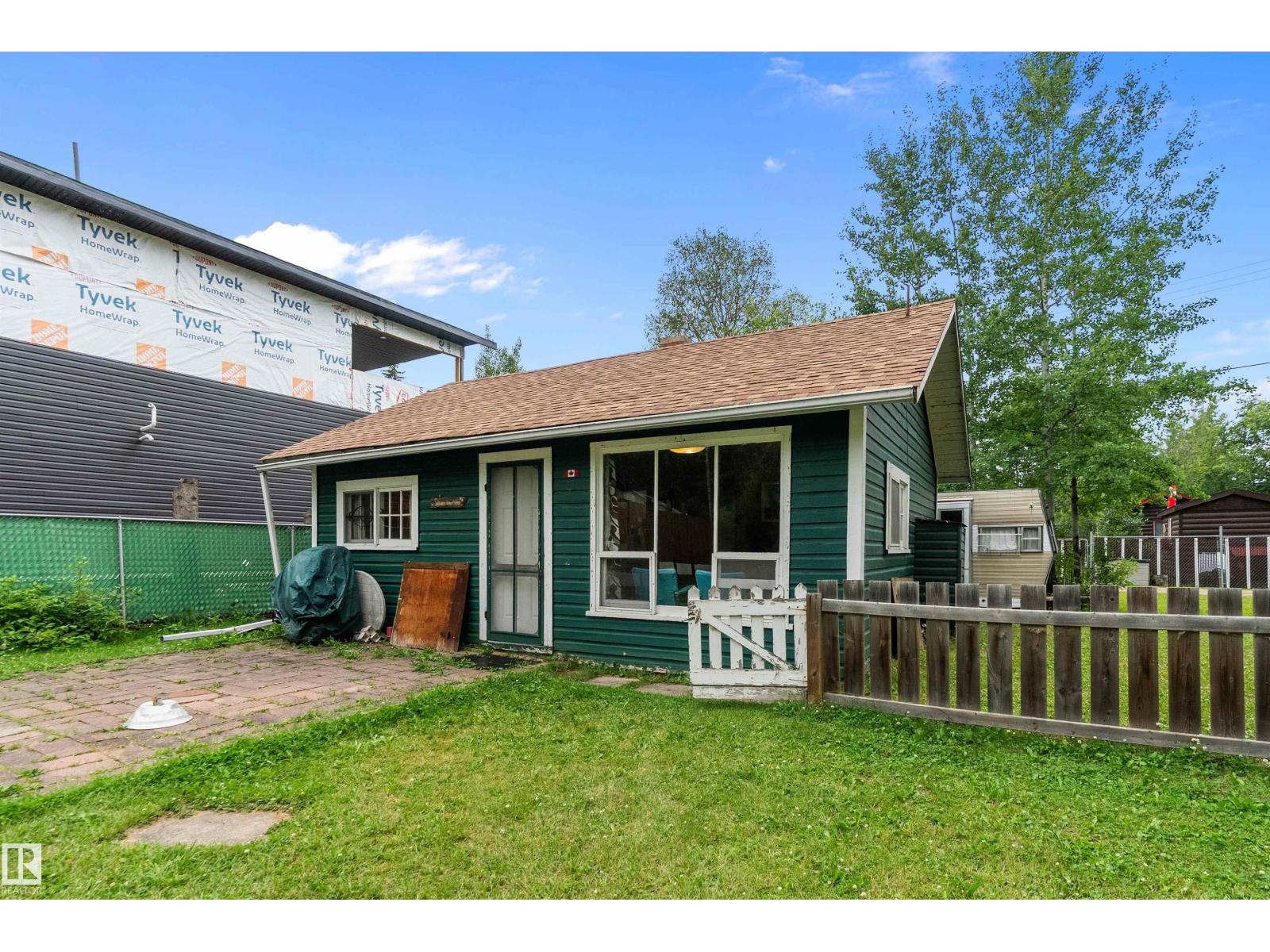 Photo 7 of 211 2nd Av, Rural Wetaskiwin County AB