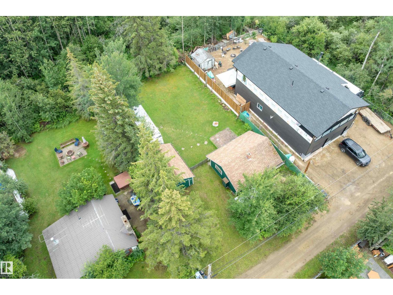 Photo 21 of 211 2nd Av, Rural Wetaskiwin County AB