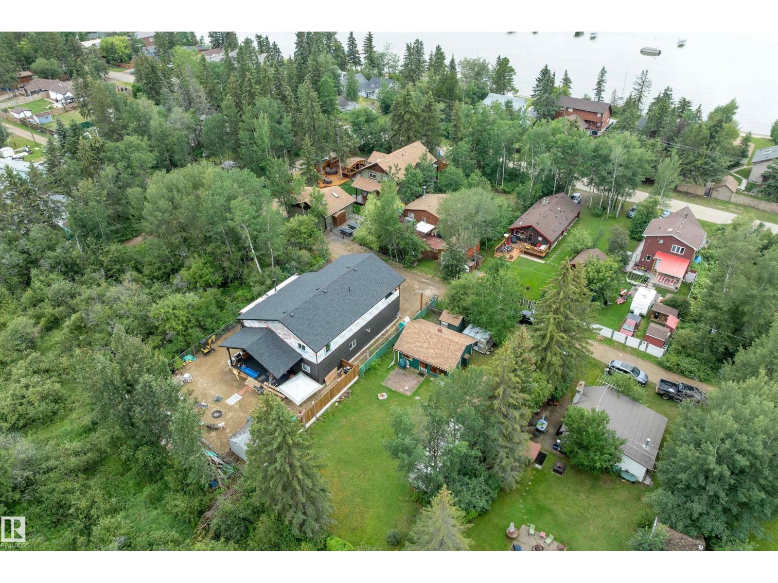 Photo 6 of 211 2nd Av, Rural Wetaskiwin County AB