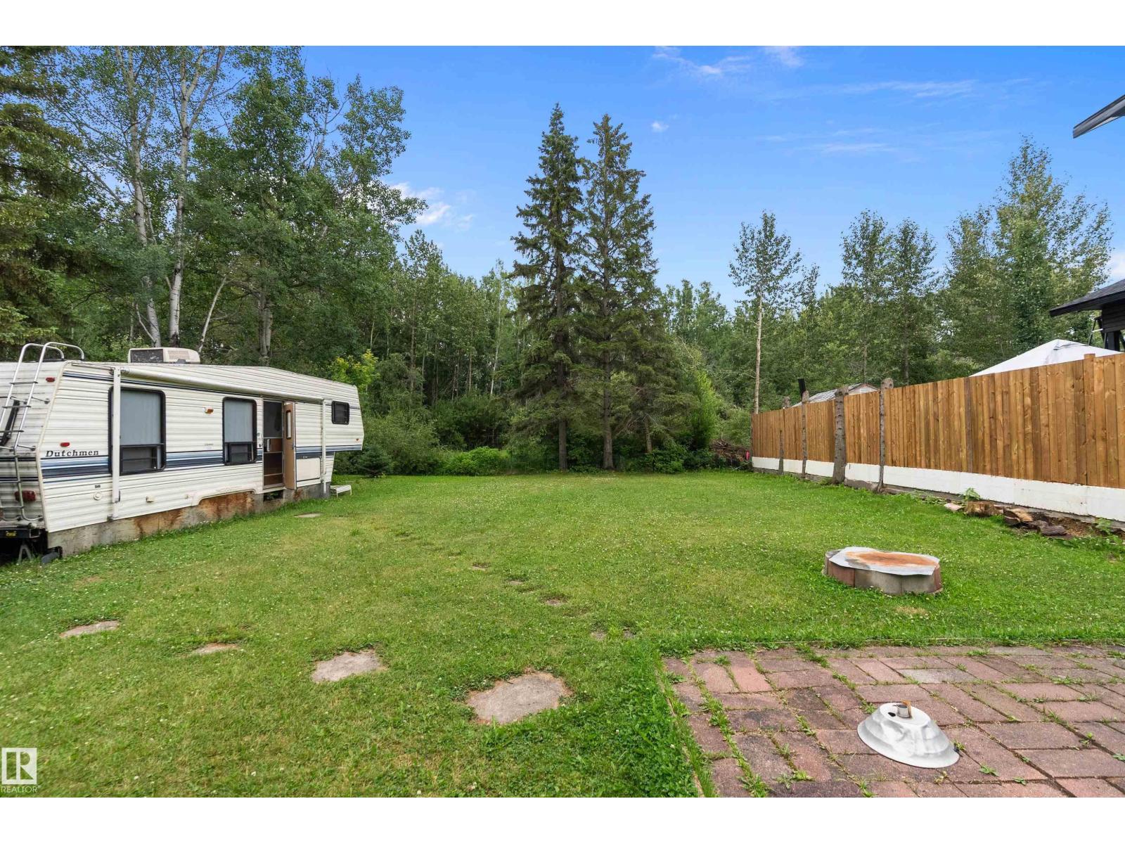 Photo 29 of 211 2nd Av, Rural Wetaskiwin County AB