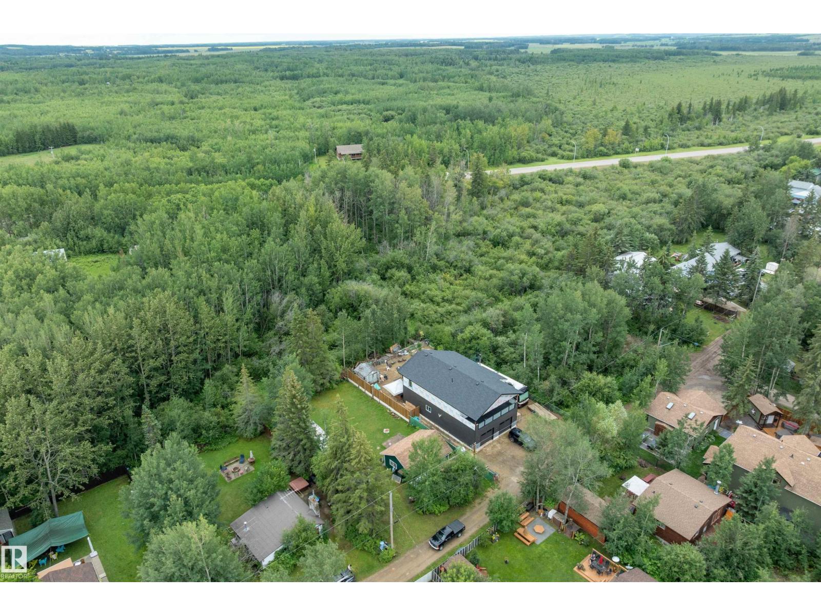 Photo 17 of 211 2nd Av, Rural Wetaskiwin County AB