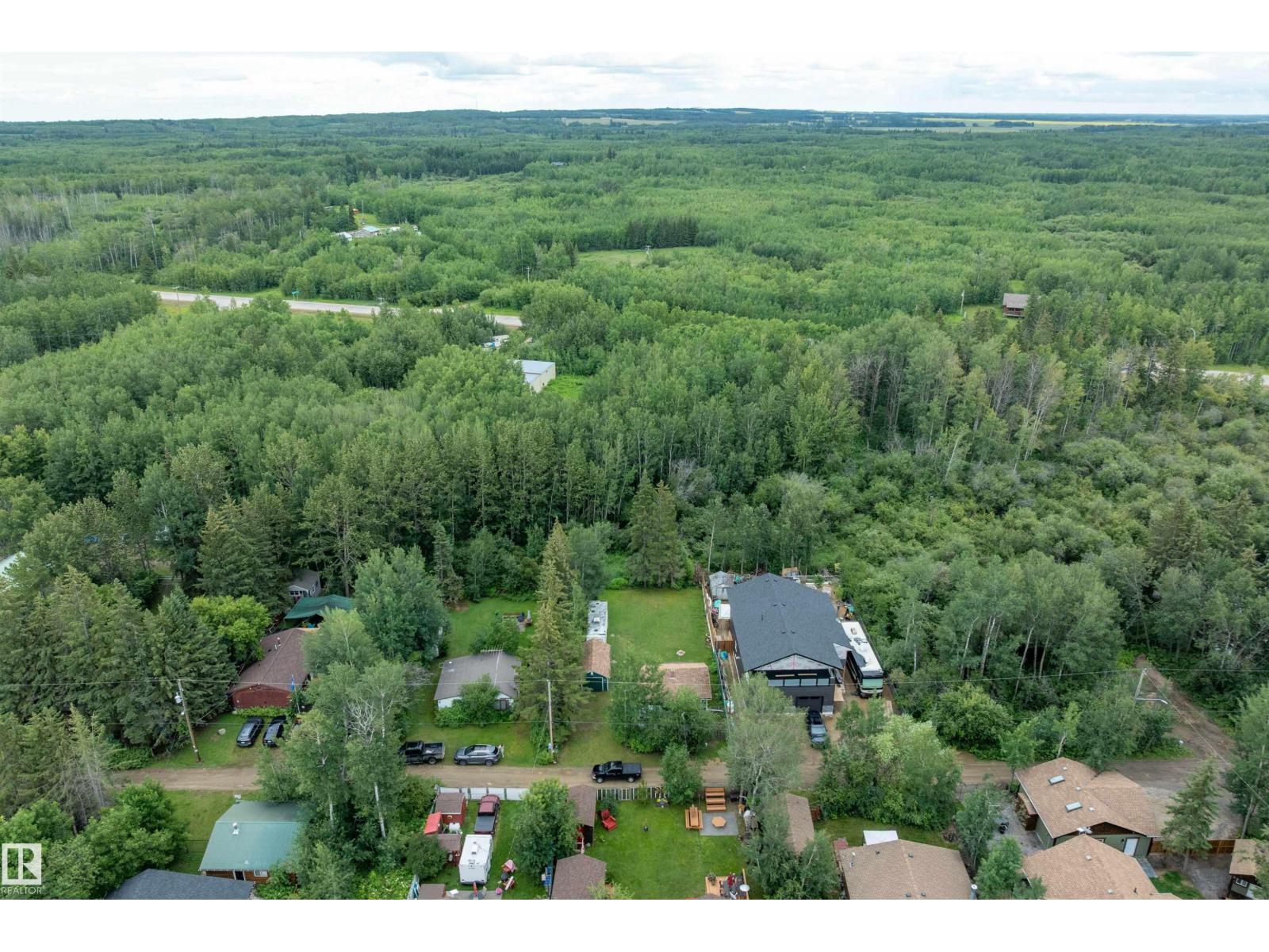 Photo 25 of 211 2nd Av, Rural Wetaskiwin County AB