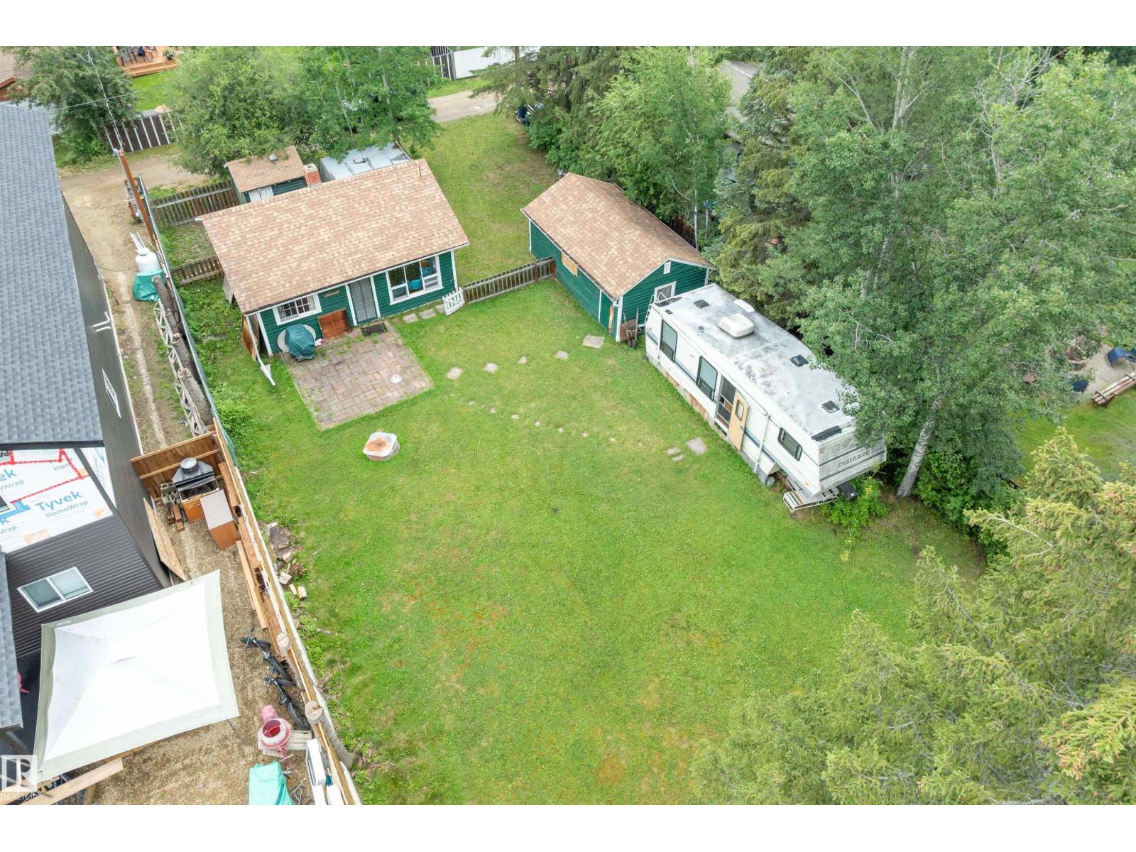 Photo 33 of 211 2nd Av, Rural Wetaskiwin County AB