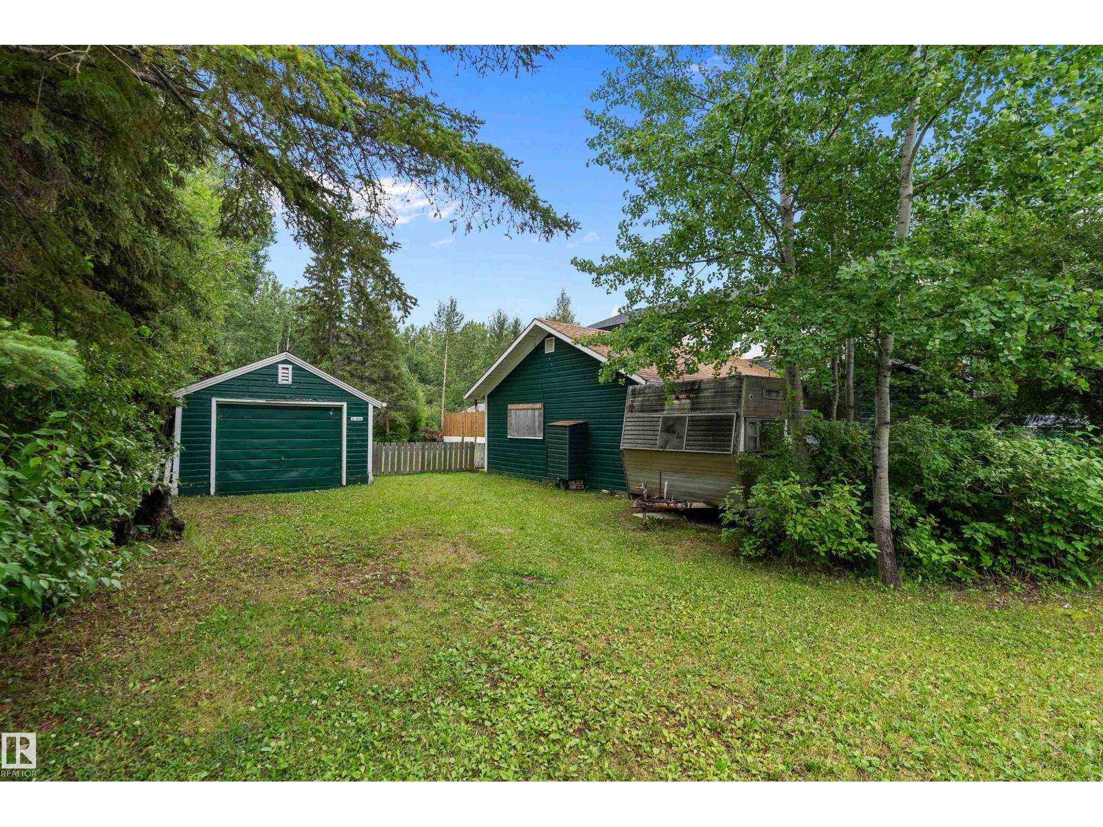 Photo 5 of 211 2nd Av, Rural Wetaskiwin County AB