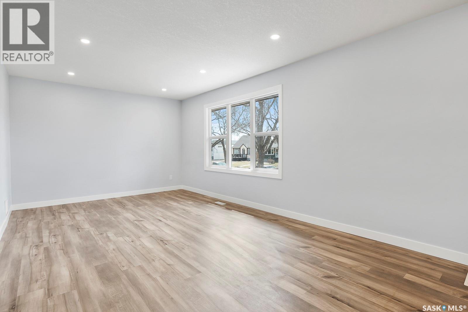 Photo 3 of 2711 Mackay Street, Regina SK