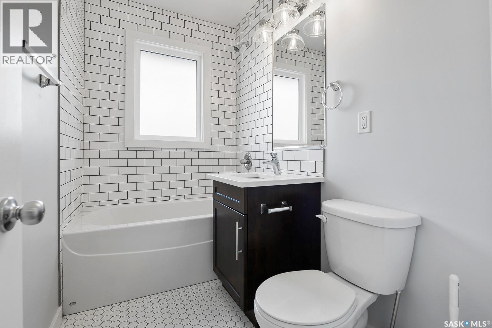 Photo 7 of 2711 Mackay Street, Regina SK