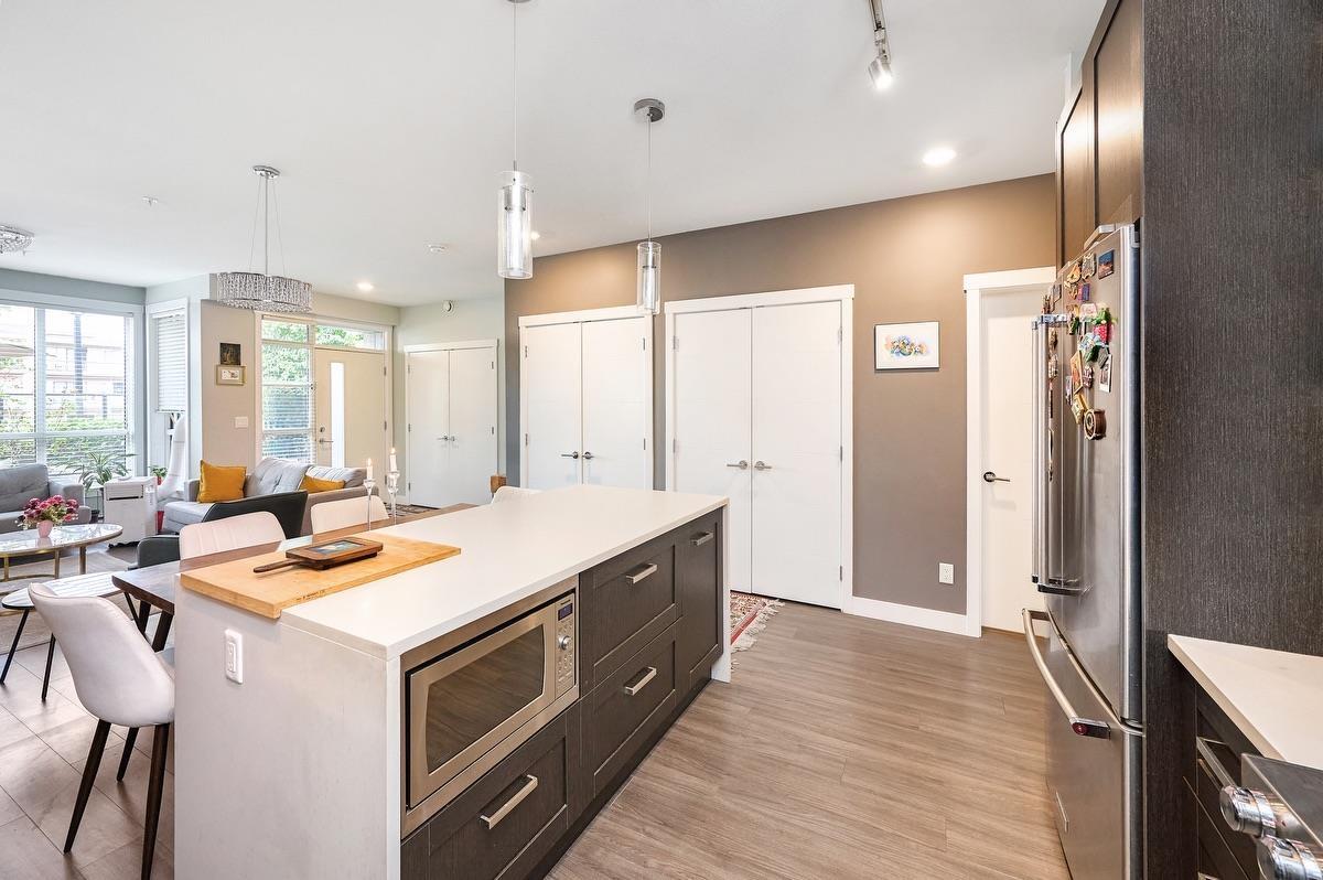 Photo 12 of 117 5638 201 A Street, Langley BC