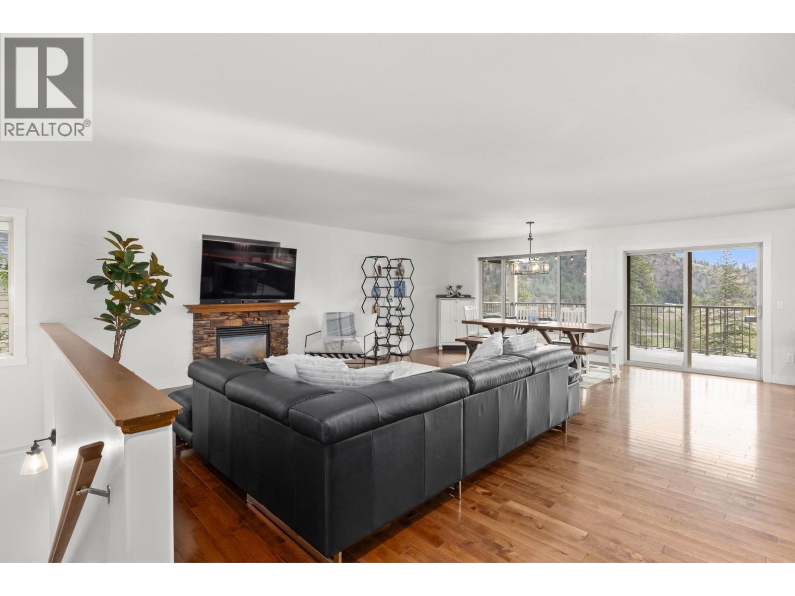 Photo 3 of 1137 Long Ridge Drive, Kelowna BC
