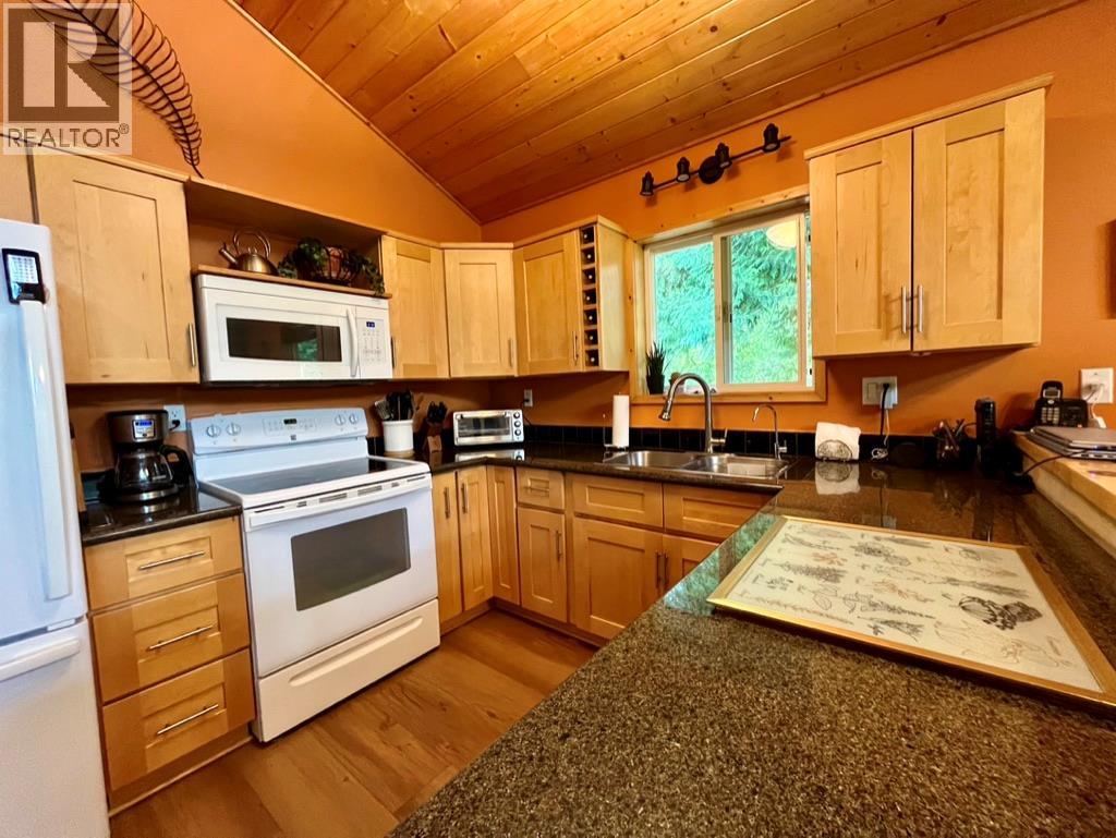Photo 5 of 5940 Cedar Creek Road, Winlaw BC
