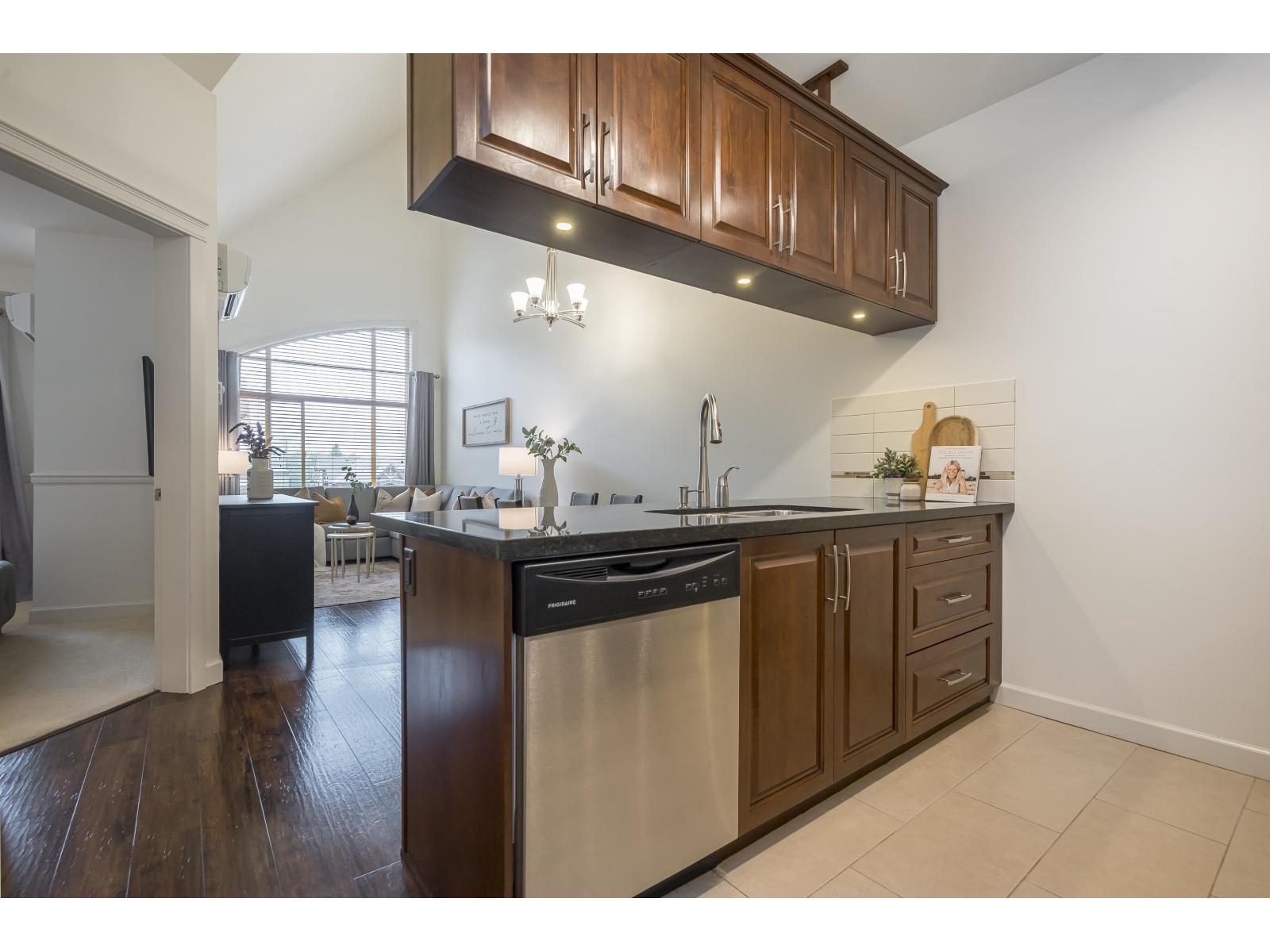 Photo 13 of 592 8288 207 A Street, Langley BC