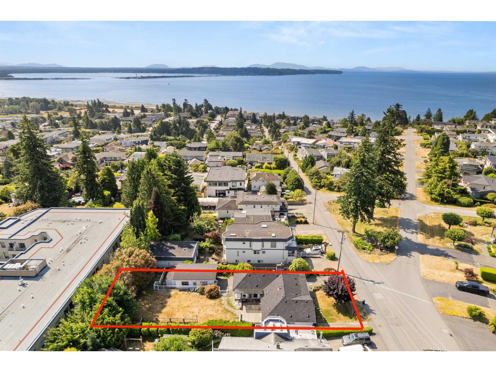 Photo 1 of 1154 Finlay Street, White Rock BC