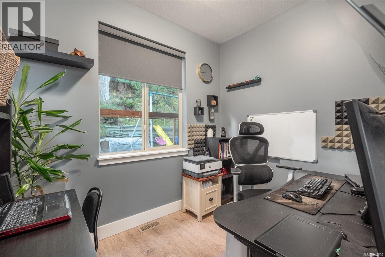 Photo 11 of 5265 Toms Trnabt, Nanaimo BC