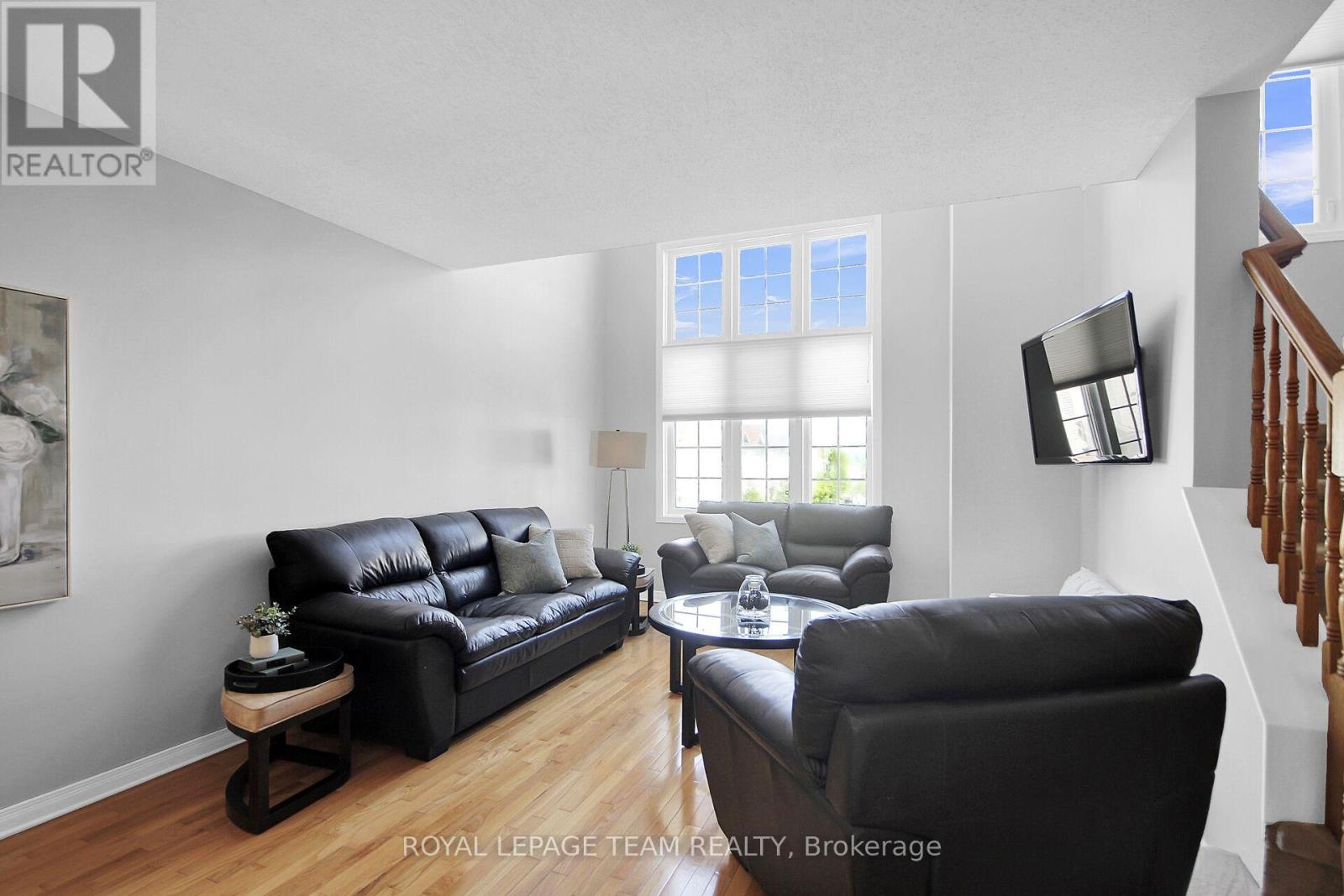 Photo 2 of 334 Wiffen Private, Ottawa ON