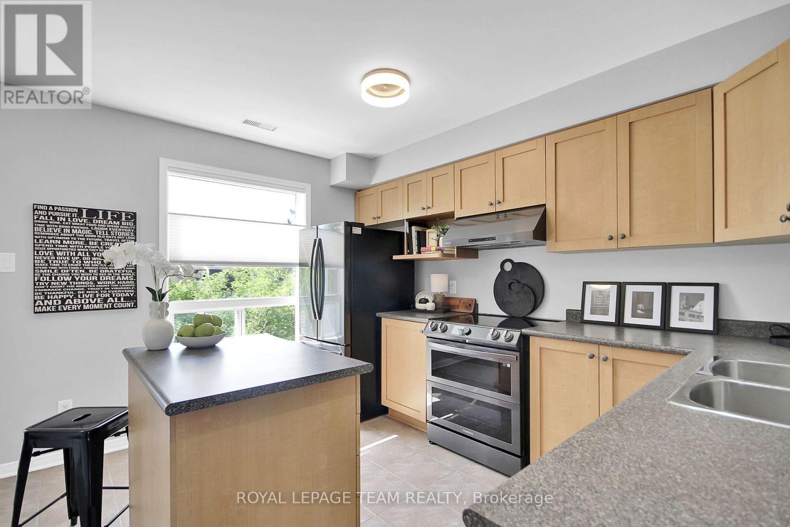 Photo 14 of 334 Wiffen Private, Ottawa ON