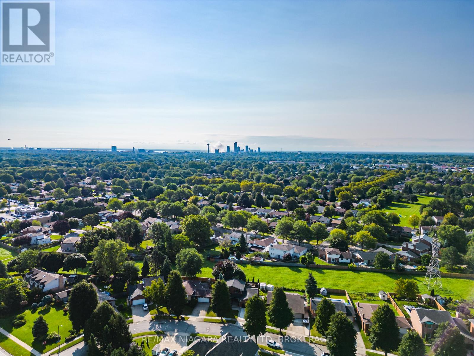 Photo 36 of 7102 Burbank Crescent, Niagara Falls ON