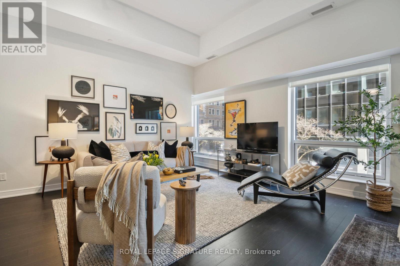Photo 10 of 210 88 Scott Street, Toronto ON