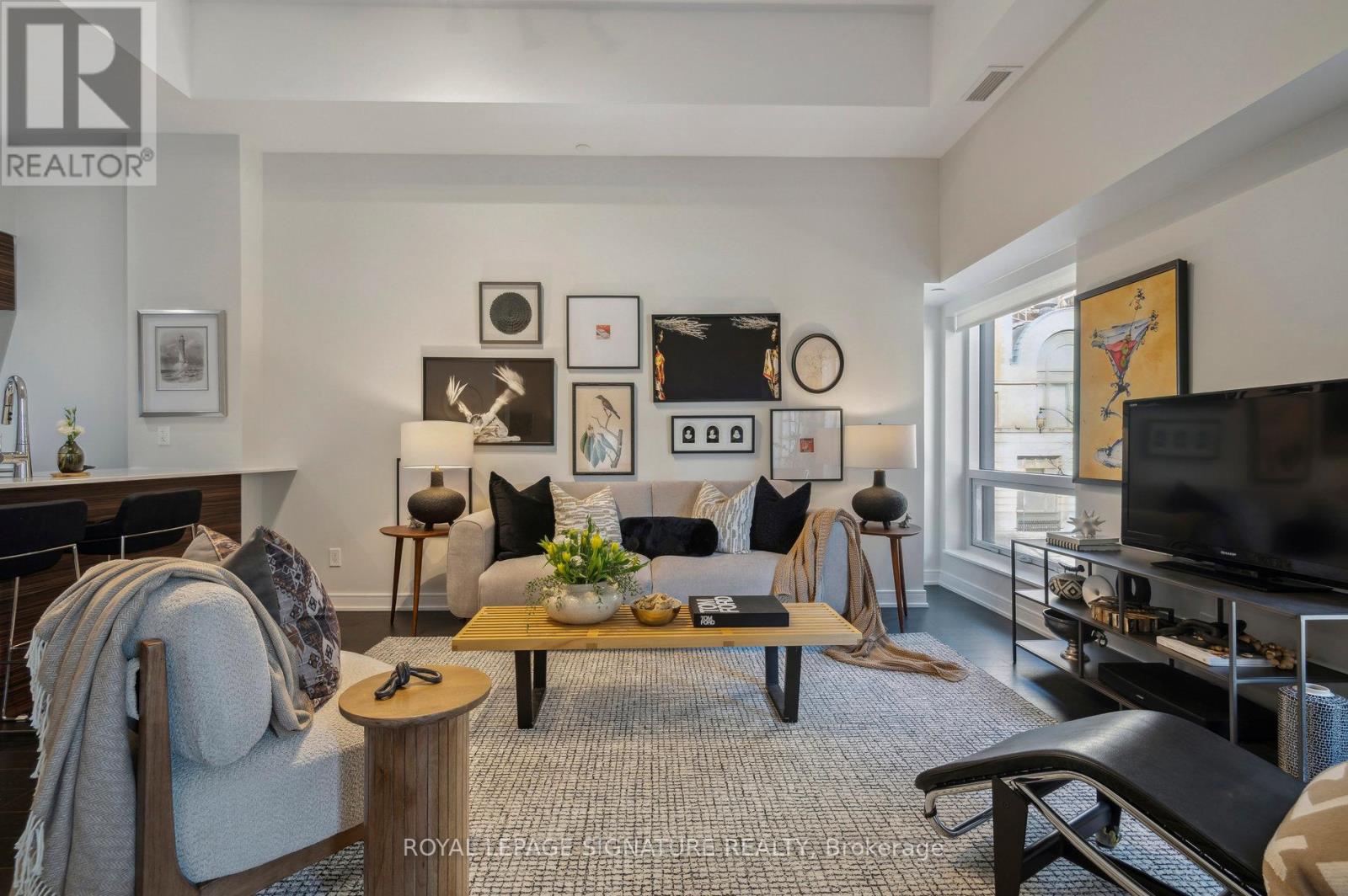 Photo 11 of 210 88 Scott Street, Toronto ON