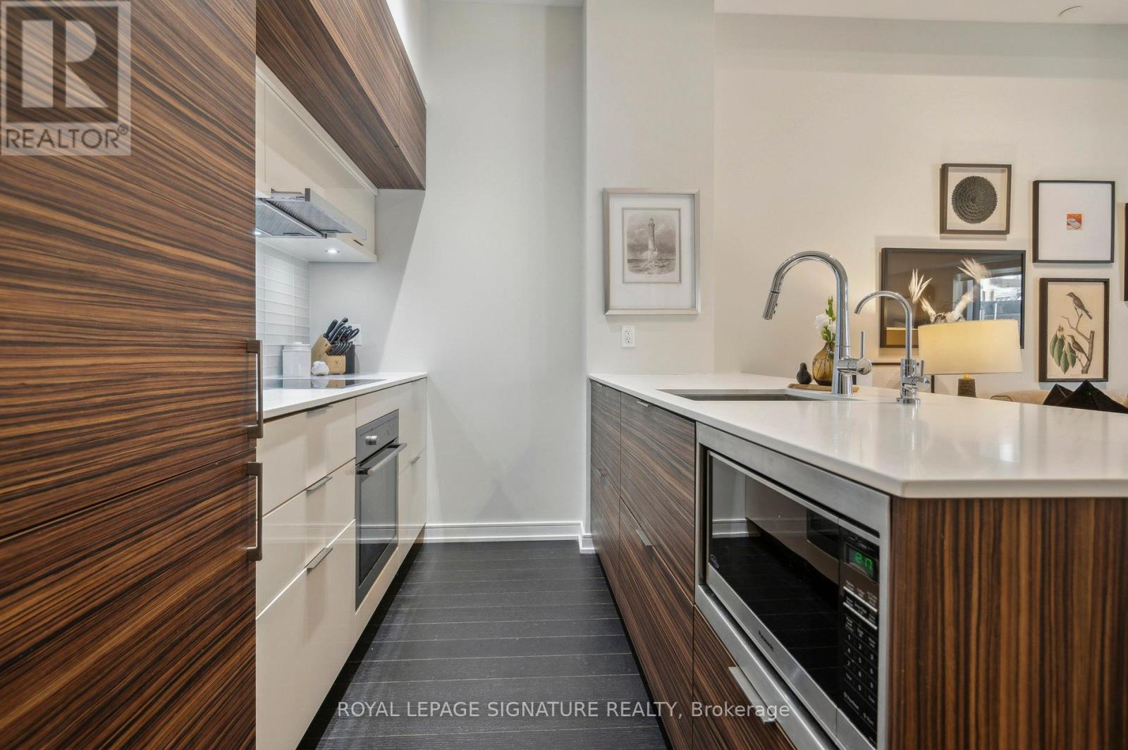 Photo 14 of 210 88 Scott Street, Toronto ON