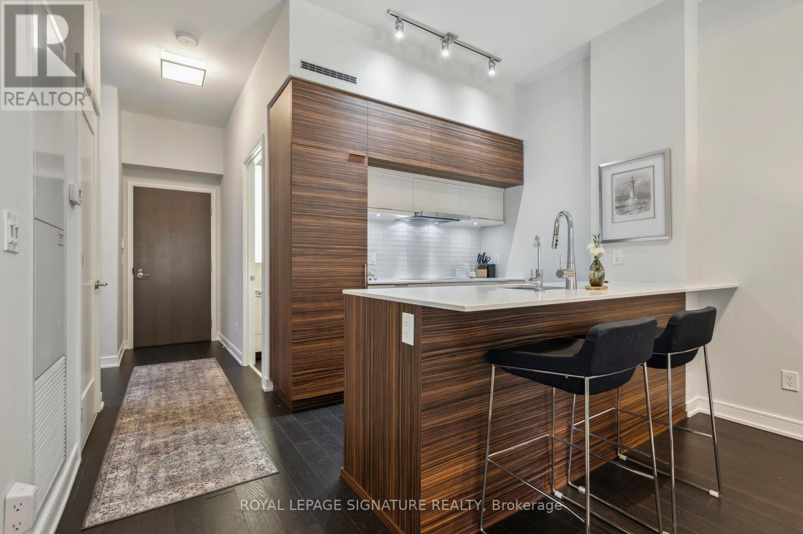 Photo 15 of 210 88 Scott Street, Toronto ON