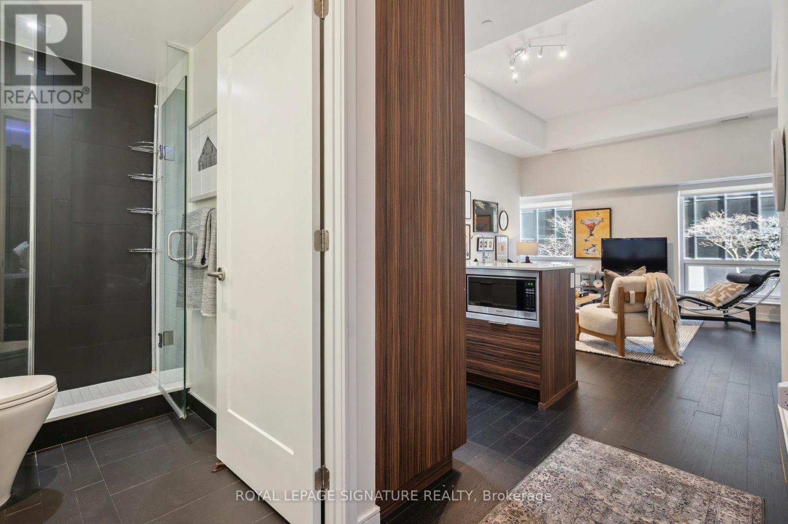 Photo 19 of 210 88 Scott Street, Toronto ON