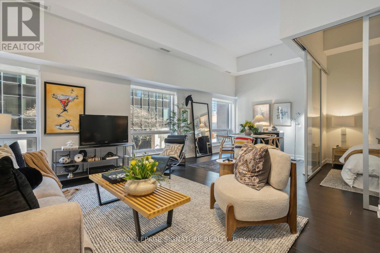Photo 2 of 210 88 Scott Street, Toronto ON