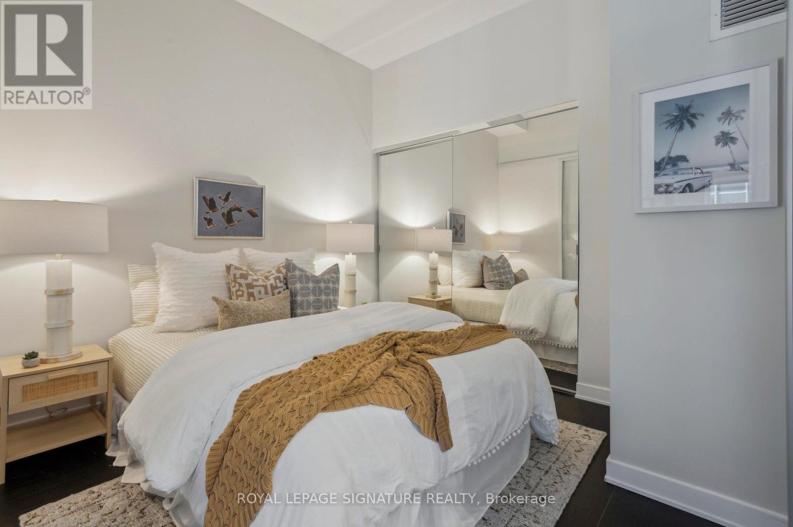Photo 8 of 210 88 Scott Street, Toronto ON