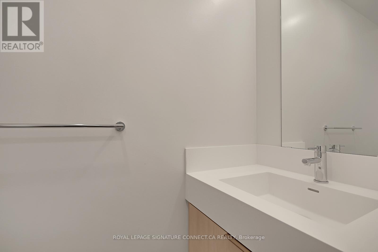 Photo 4 of 506 130 River Street, Toronto ON