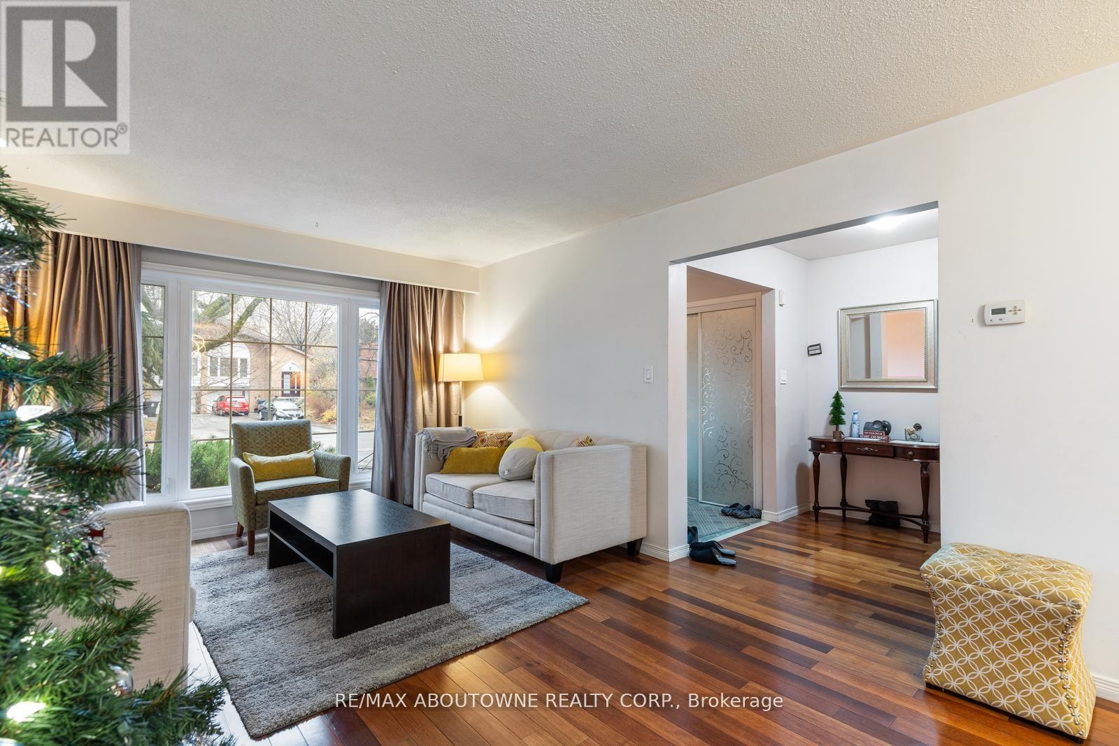 Photo 5 of Upper 14 Angus Drive, Toronto ON