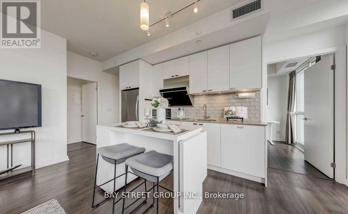 Photo 13 of 1102 56 Forest Manor Road, Toronto ON