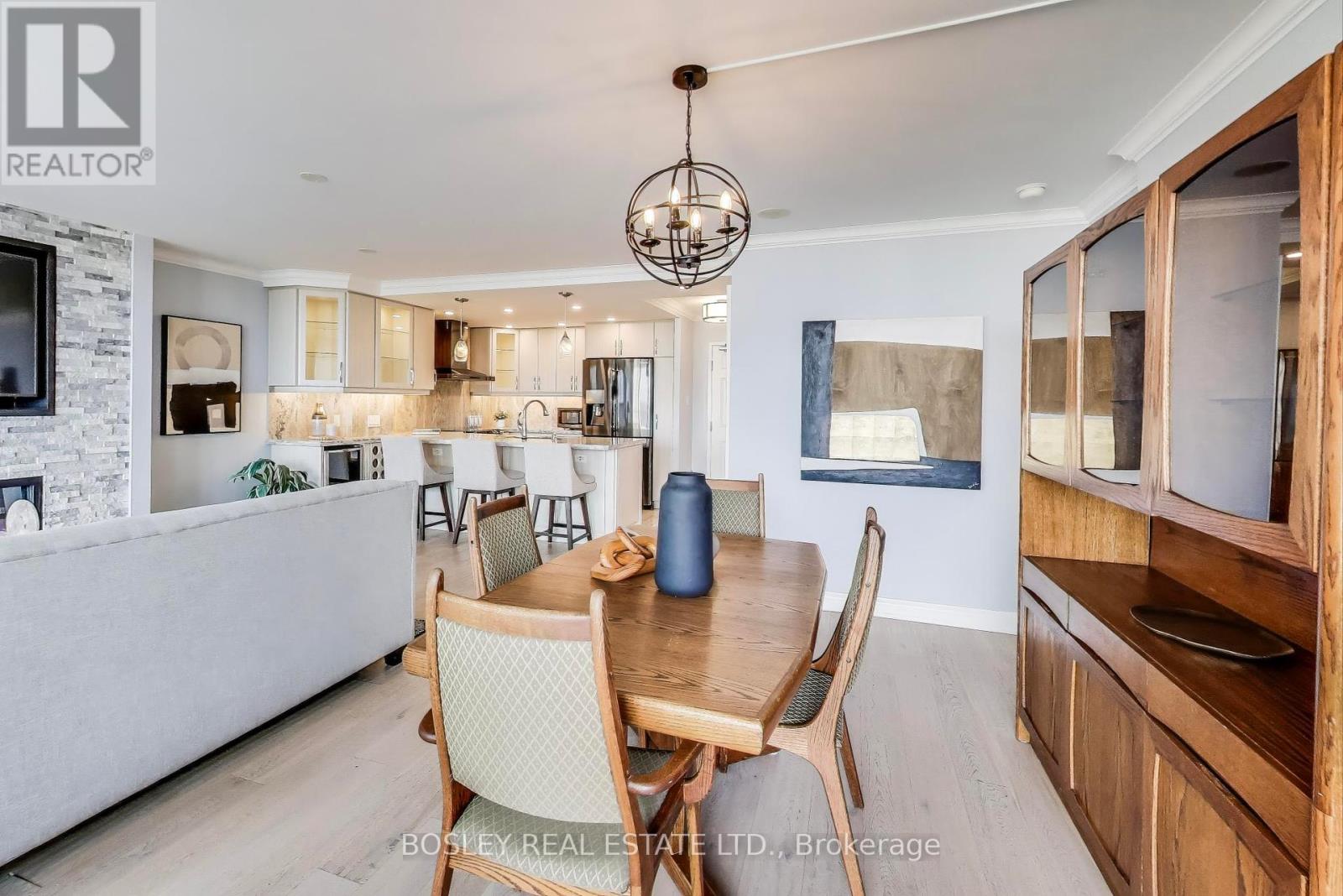 Photo 10 of 926 1880 Valley Farm Road, Pickering ON