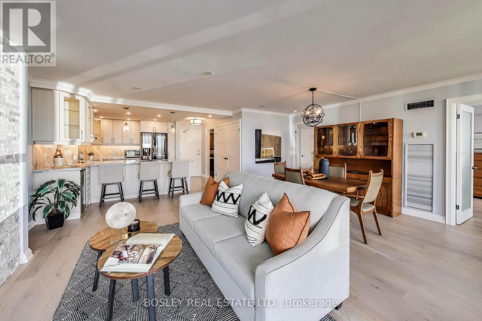 Photo 3 of 926 1880 Valley Farm Road, Pickering ON