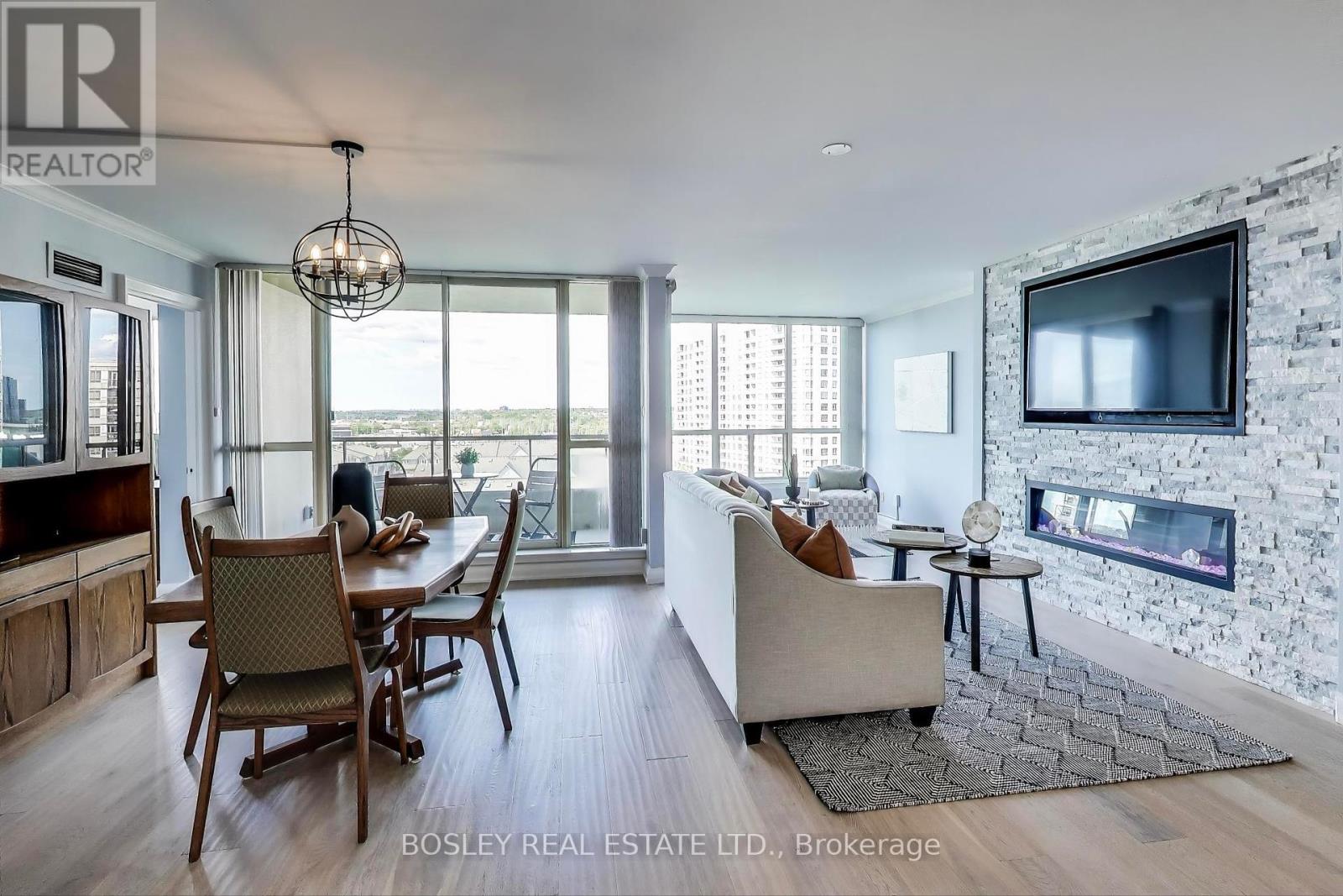Photo 4 of 926 1880 Valley Farm Road, Pickering ON