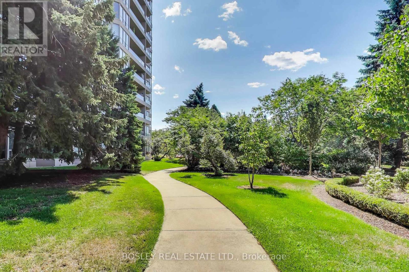 Photo 41 of 926 1880 Valley Farm Road, Pickering ON